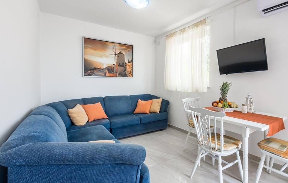 ונטאצ'יצ'י Apartments Dora מראה חיצוני תמונה