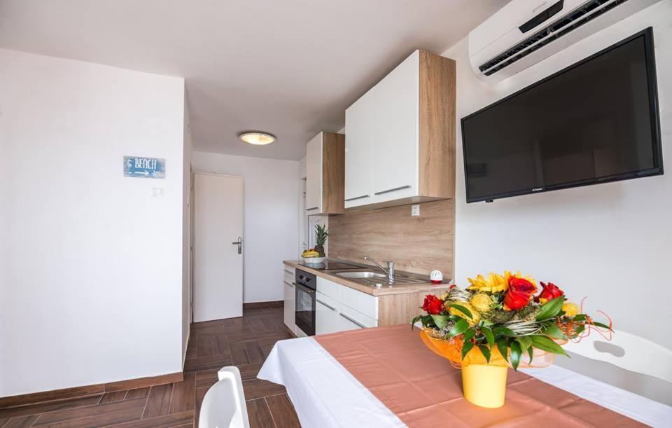 ונטאצ'יצ'י Apartments Dora מראה חיצוני תמונה