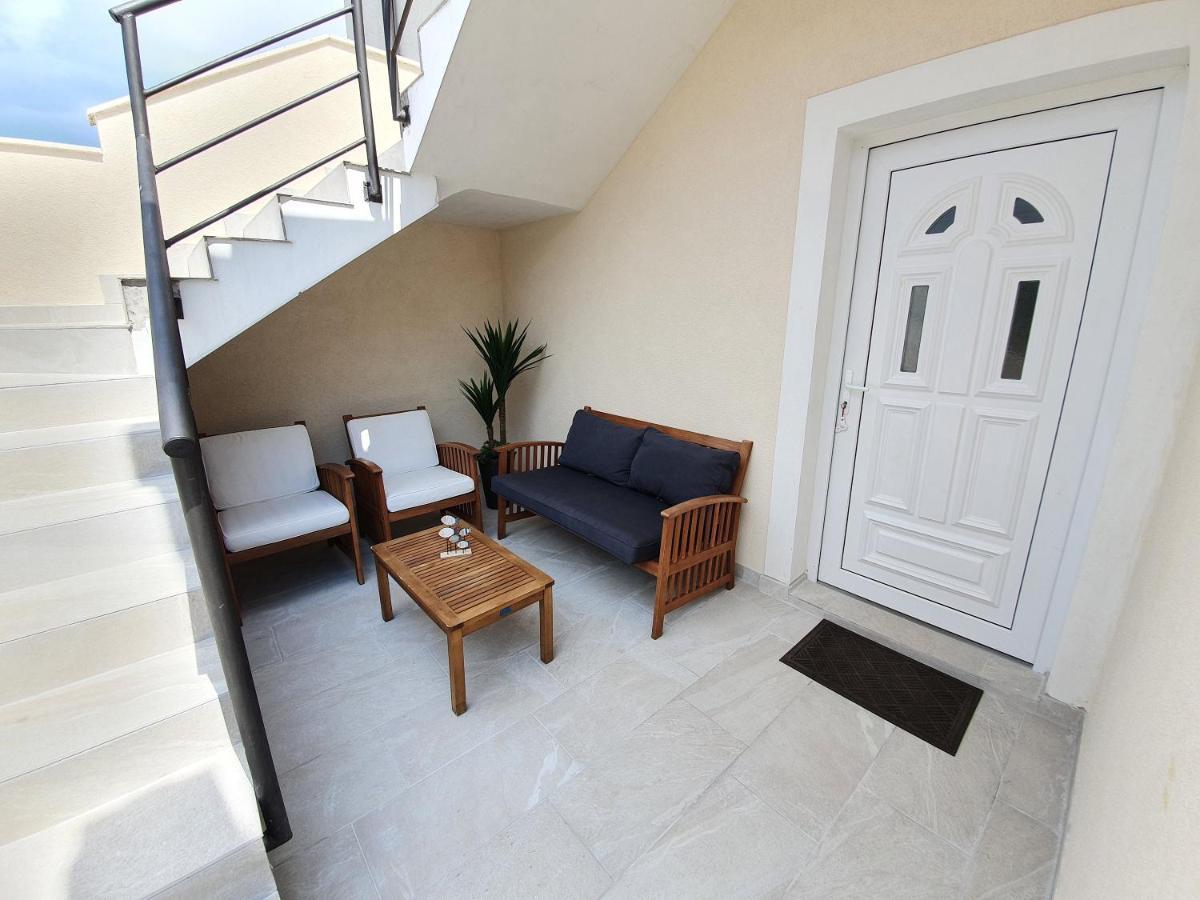 ונטאצ'יצ'י Apartments Dora מראה חיצוני תמונה