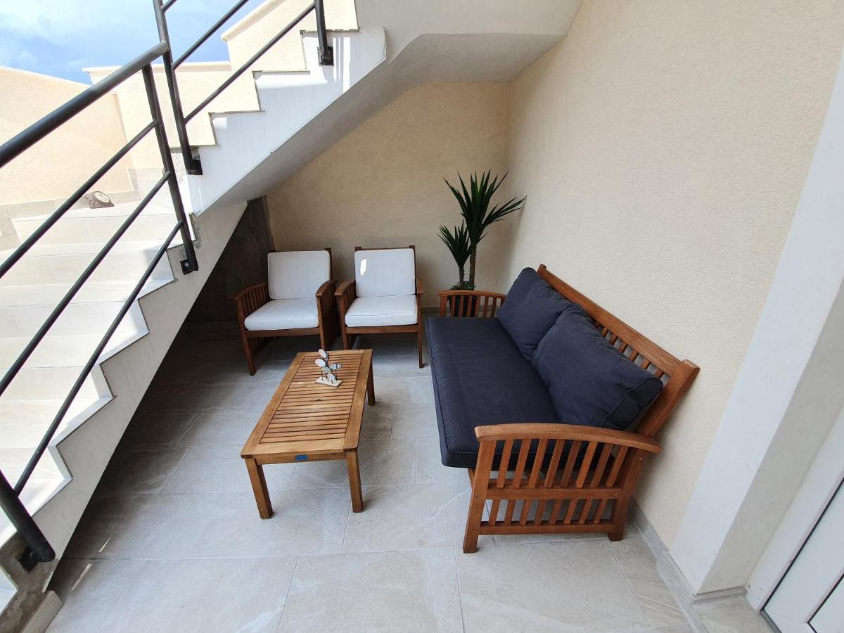 ונטאצ'יצ'י Apartments Dora מראה חיצוני תמונה