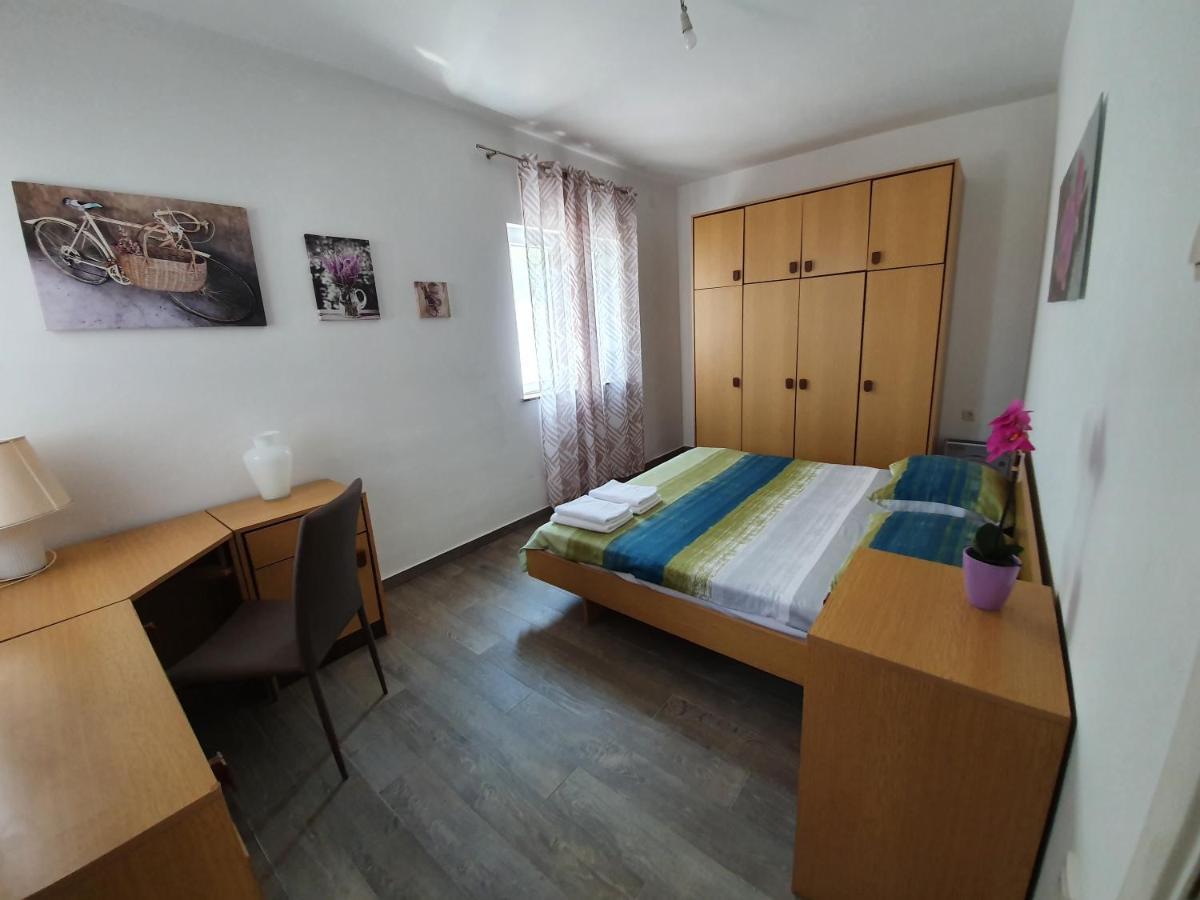 ונטאצ'יצ'י Apartments Dora מראה חיצוני תמונה