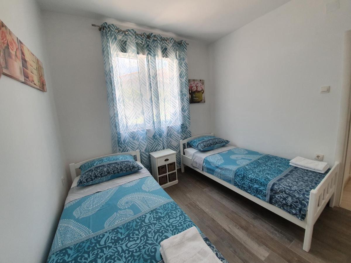 ונטאצ'יצ'י Apartments Dora מראה חיצוני תמונה
