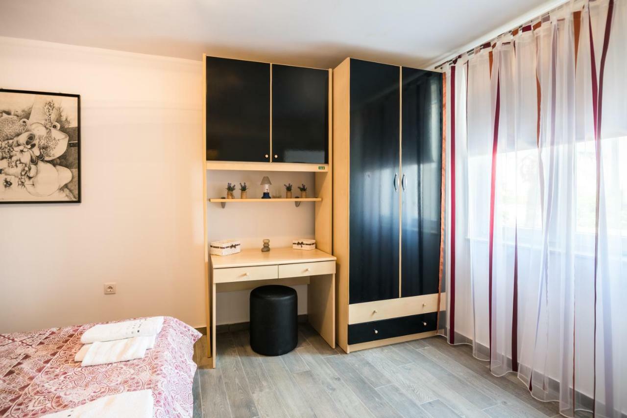 ונטאצ'יצ'י Apartments Dora מראה חיצוני תמונה