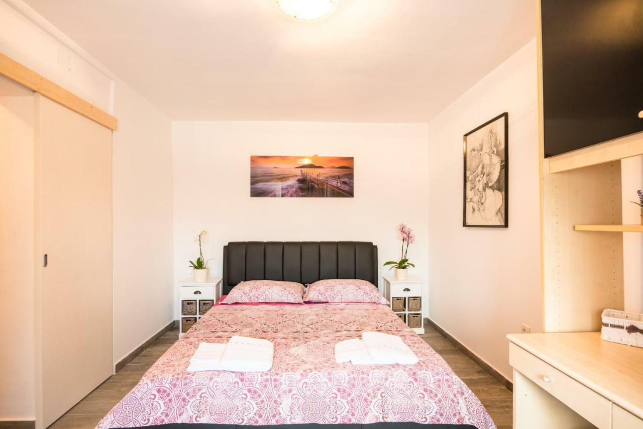 ונטאצ'יצ'י Apartments Dora מראה חיצוני תמונה