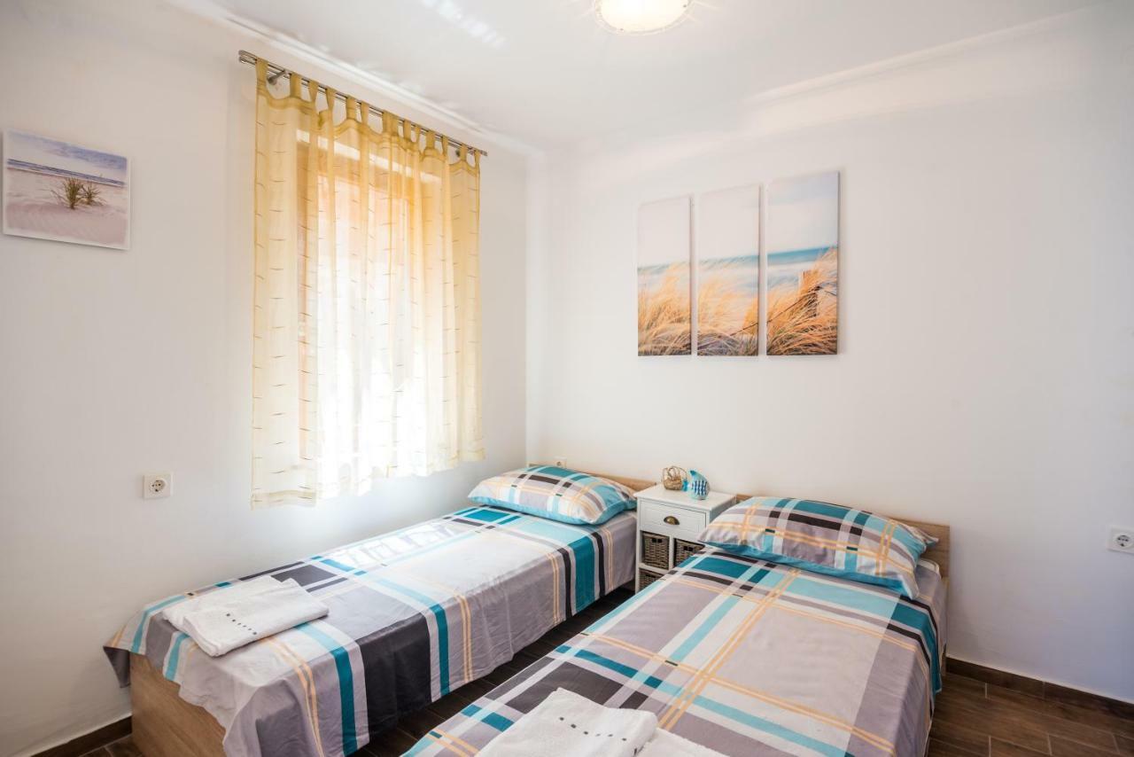 ונטאצ'יצ'י Apartments Dora מראה חיצוני תמונה