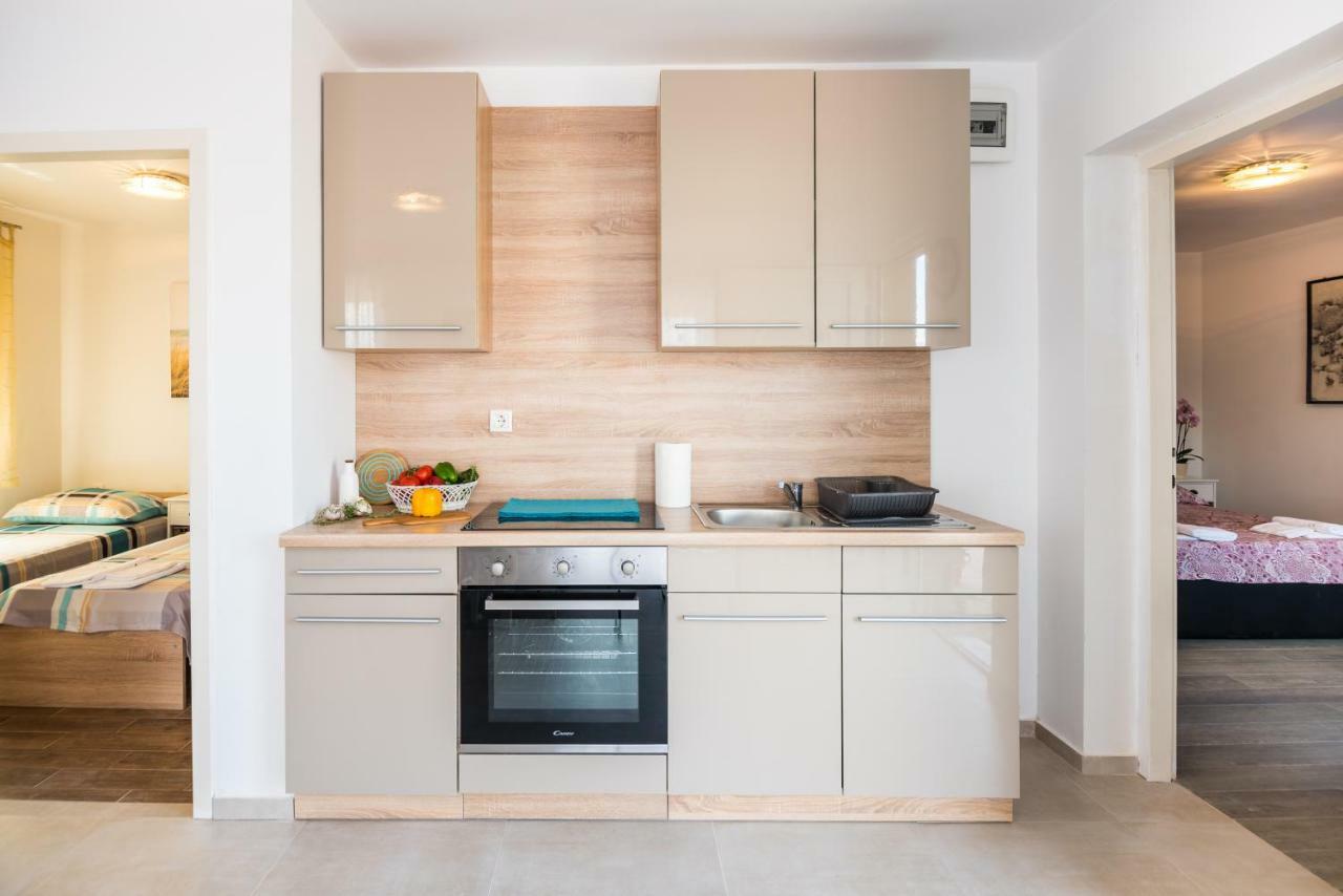 ונטאצ'יצ'י Apartments Dora מראה חיצוני תמונה