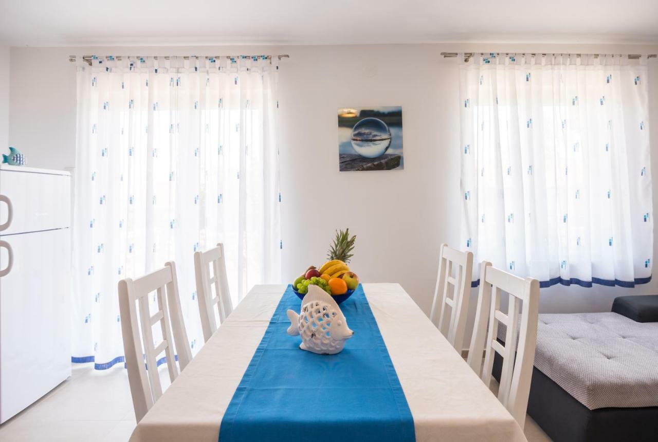 ונטאצ'יצ'י Apartments Dora מראה חיצוני תמונה