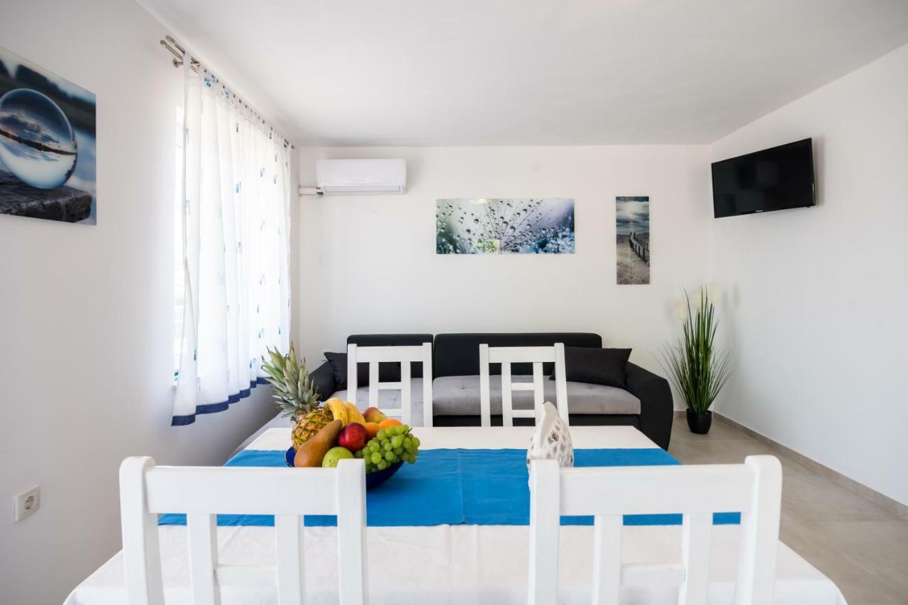 ונטאצ'יצ'י Apartments Dora מראה חיצוני תמונה