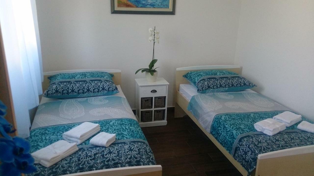 ונטאצ'יצ'י Apartments Dora מראה חיצוני תמונה