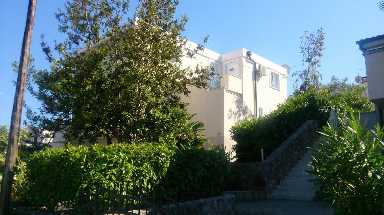 ונטאצ'יצ'י Apartments Dora מראה חיצוני תמונה