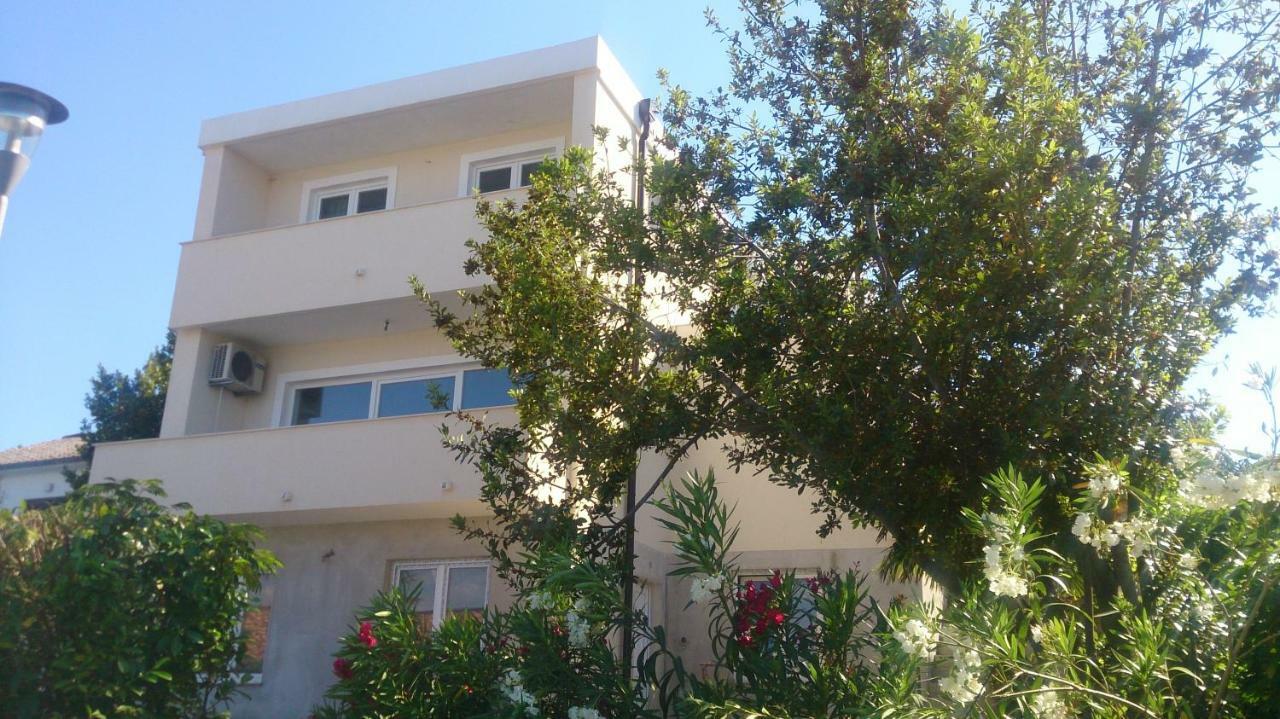 ונטאצ'יצ'י Apartments Dora מראה חיצוני תמונה